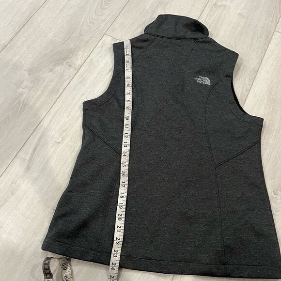 The North Face Ladies
Ridgewall Soft Shell Vest size m - Picture 3 of 6